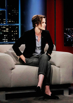 stewcharm:  Kristen on The Tavis Smiley Show