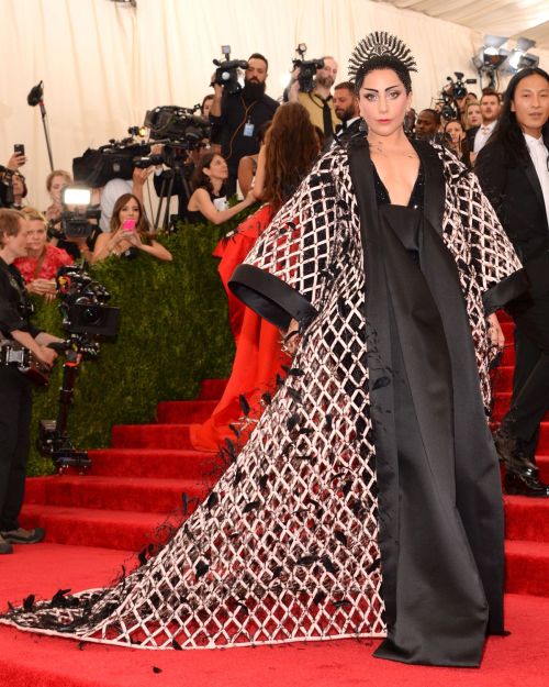 Met Gala 2015Emily Ratajkowski in TopshopOlivia Wilde in PradaGaga iin Alexander Wang for Balenciaga