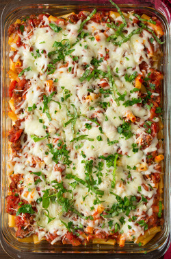 justfoodsingeneral: Baked Ziti “Something about winter just says comfort food, right? It’s so nice to just cozy up to a warm from the oven dinner on a bitter cold day. And it’s always nice to dive into a dish that’s loaded with that deliciously