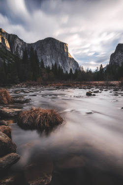 captvinvanity:     Valley View | Conor MacNeill