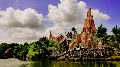 Disneyland Paris | Frontierland↪   Big Thunder Mountain