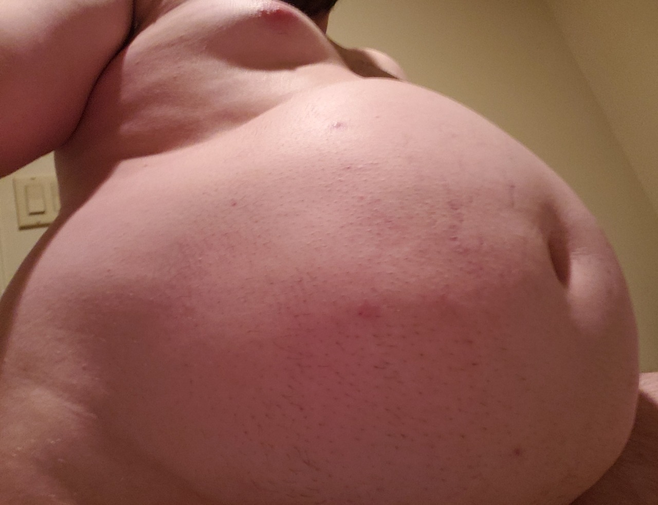 biggerfatterbelly:  Welcome to blubber mountain :P