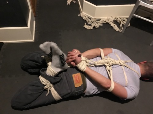 seabondagesadist:  A little fun with some rope with a great guy that looks incredible in rope! Watching him struggle was so much fun. Can’t wait to see him again! 😈😈😈 