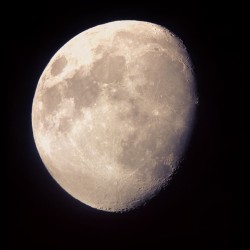 dani3lsauce:  #moon taken with #ipad and #telescope.