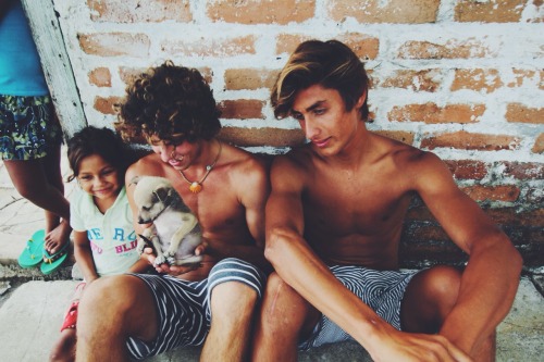 erosexarhou:  jayalvarrez:  Hahah cute little puppy in Nicaragua jayalvarrez  photo by.. Eros Exarhou
