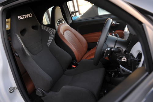 レカロ装着写真　FIAT　500 アバルト FIAT 500 ABARTH RECARO