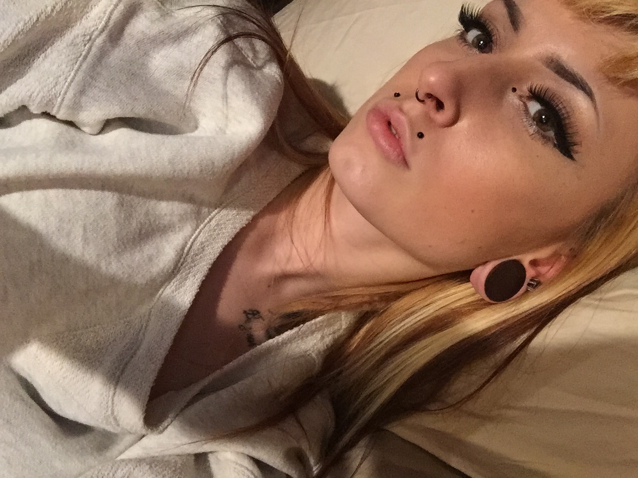 -miranda-ann:  I’ve been to lazy to edit any pictures &amp; I want someone