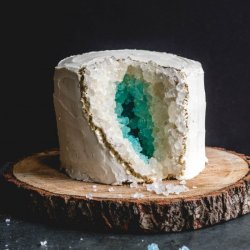 dessertgallery:  Vanilla Geode Cake-Your