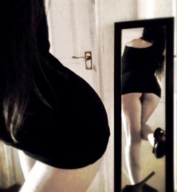overwhelming-hunger:  Little black dress.  Haven’t worn out since I’ve turned into mommy.  