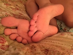 foxykinkyprincess:  My sweet, cute feet.  Sweeeeeeet