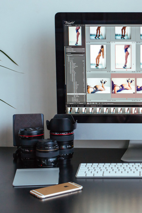 tibographie:Here is my desk :-) Follow my photography on Tumblr! Tibographie