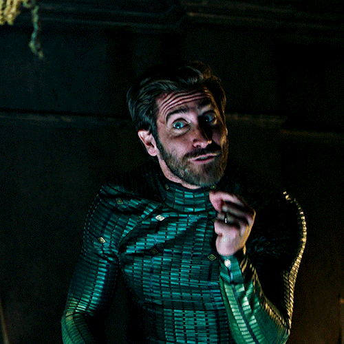 victoria-pedretti:JAKE GYLLENHAAL as MYSTERIO— Spider-Man: Far from Home, 2019