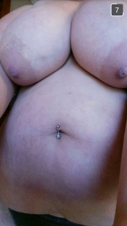 wifebook:Wow!Great submission from a guy on kik just wants to show off his slutwife! She’s a good sl