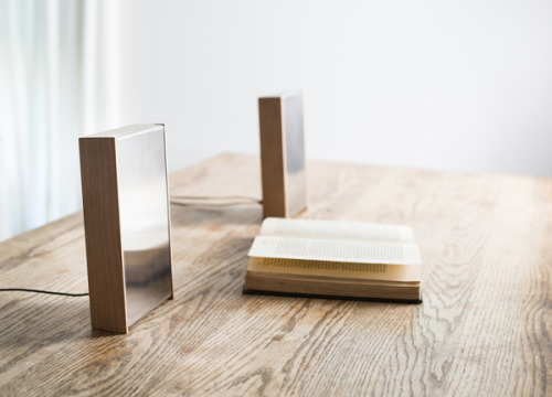 adrimarcos: Sensational Audio Troy Turner, yankodesign.com One piece of raw alder hardwood and one seamless piece of stainless steel… Introducing, the Timbre speaker- a minimal take on the desktop audio that enhances rather than takes away from the