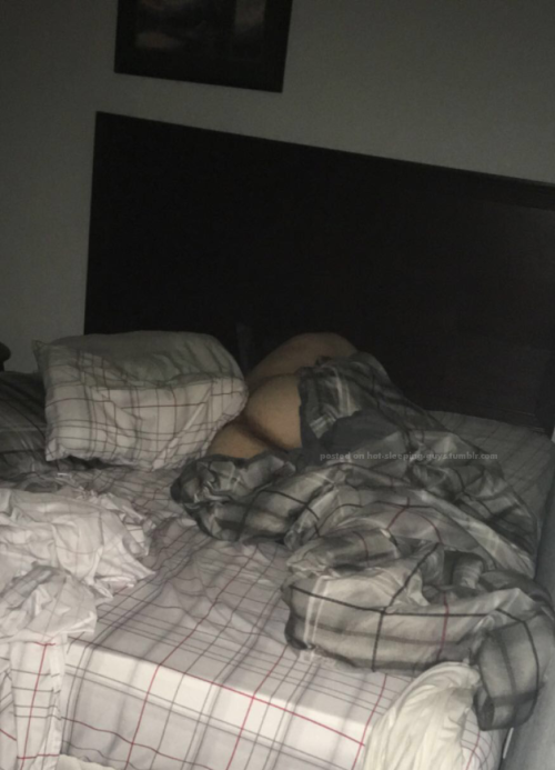 My hot step brother still sleeps naked Z-z-z Hot Sleeping Guys z-z-Z Your sumbissions on i_love_slee