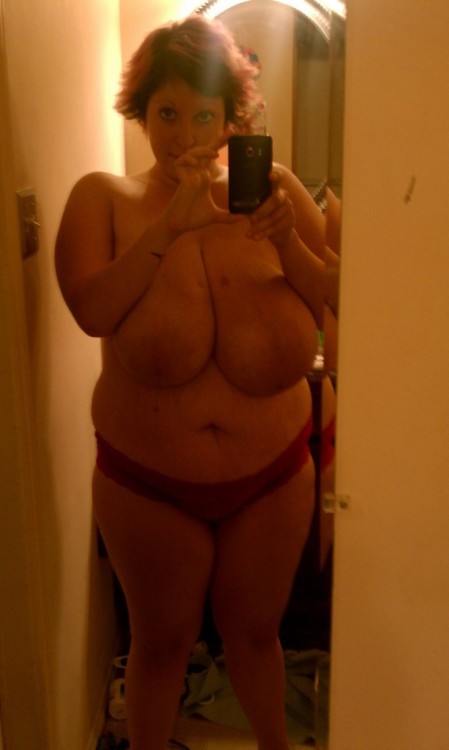 Larger woman   Smartphone. It almost never adult photos