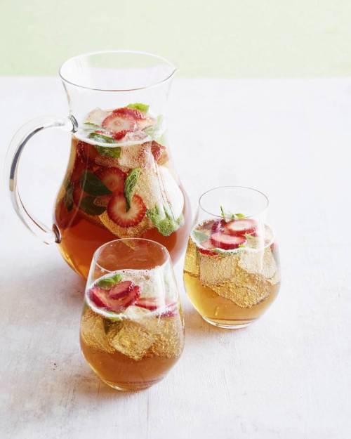 magicalfoodtime:(via Strawberry Basil Iced Tea Sparkler | What’s Gaby Cooking)