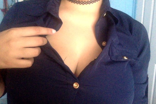 throbbing-passion:  I think my boobs are a little too big for this shirt