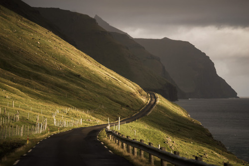 capturedphotos: Faroe Islands It wouldn’t be surprising if people aren’t familiar with this place as I most certainly wasn’t until I kept seeing photos of it pop up in photos and stories from landscape photographers. It’s a group of islands in