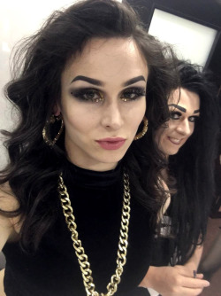 zarakane:  When you gotta troll jessies selfie ;)