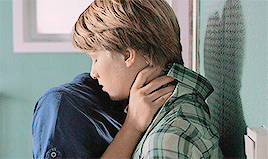 darkmagic1998:  mke-boy:  Aggressive  I swear that I will stay if I was him :c 