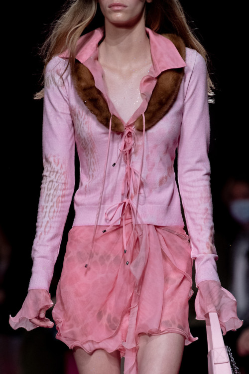 themakeupbrush:  Blumarine S/S 2022