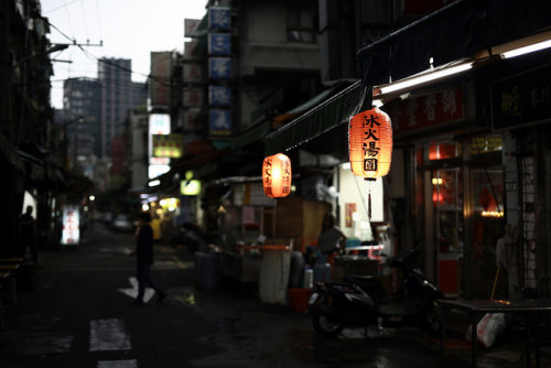 cloudedcamera-: untitled by JDHuang on Flickr.