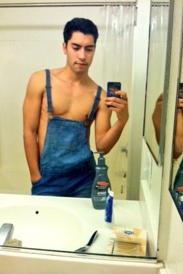 swannking:  Prepping my photo shoot outfit. 