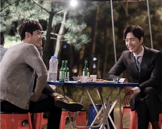 natwalan:  [Photo] Lee Jong Suk @ Doctor Stranger Shooting Credit : ©PerfectBlue_kn