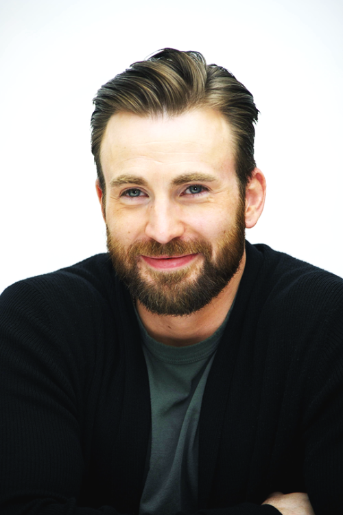 chrisevansedits:CHRIS EVANS“Avengers: Age of Ultron” Press Conference | April 11, 2015