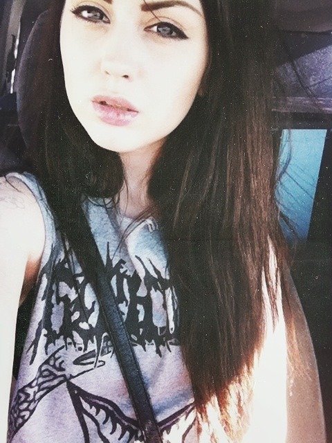 diablosita:  You should totally go follow this chick on Instagram - lionasolitaria 