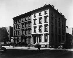 Casadabiqueira:  Fifth Avenue Houses  Berenice Abbott, 1936 