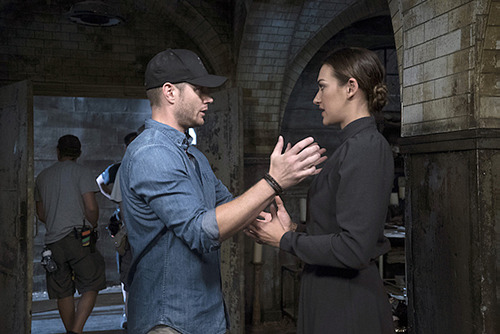 poorbeautifuldean:  director!jensen | 11x03 on set [x] 