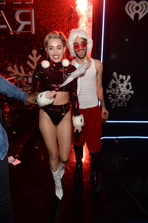 mileynation:  More photos of Miley backstage at Z100’s Jingle Ball 2013Z100’s Jingle Ball 2013