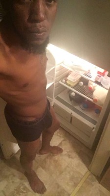 nolabels88:  Looking for a late night snack 👀🍫