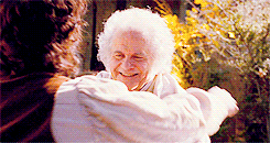 elijahwood:  the lord of the rings + ~*~hugs~*~ 