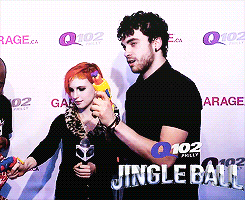 yelyahwilliams:  Reblogging because I noticed a lot of people posting pics of Taylor
