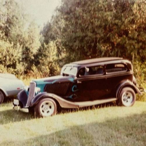 Low and sleek, circa 1982 #chopped #33ford #hotrodhistory #canadianhotrods #ford #csra #bignlittles 