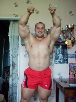 fuckinqmen:  beefcake73:  sdbboy69:  Want to see more? Check out my archive at http://sdbboy69.tumblr.com/archive  Beefcake  Beautiful 