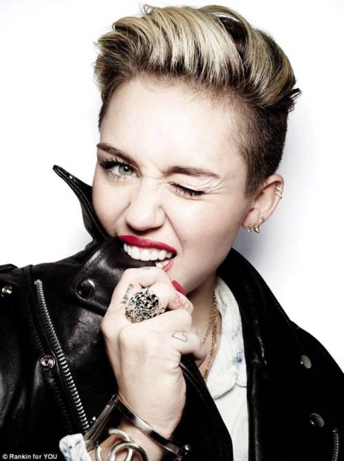 Miley Cyrus - Page 2 Tumblr_o4gmrlu0Nw1udb7ulo2_500