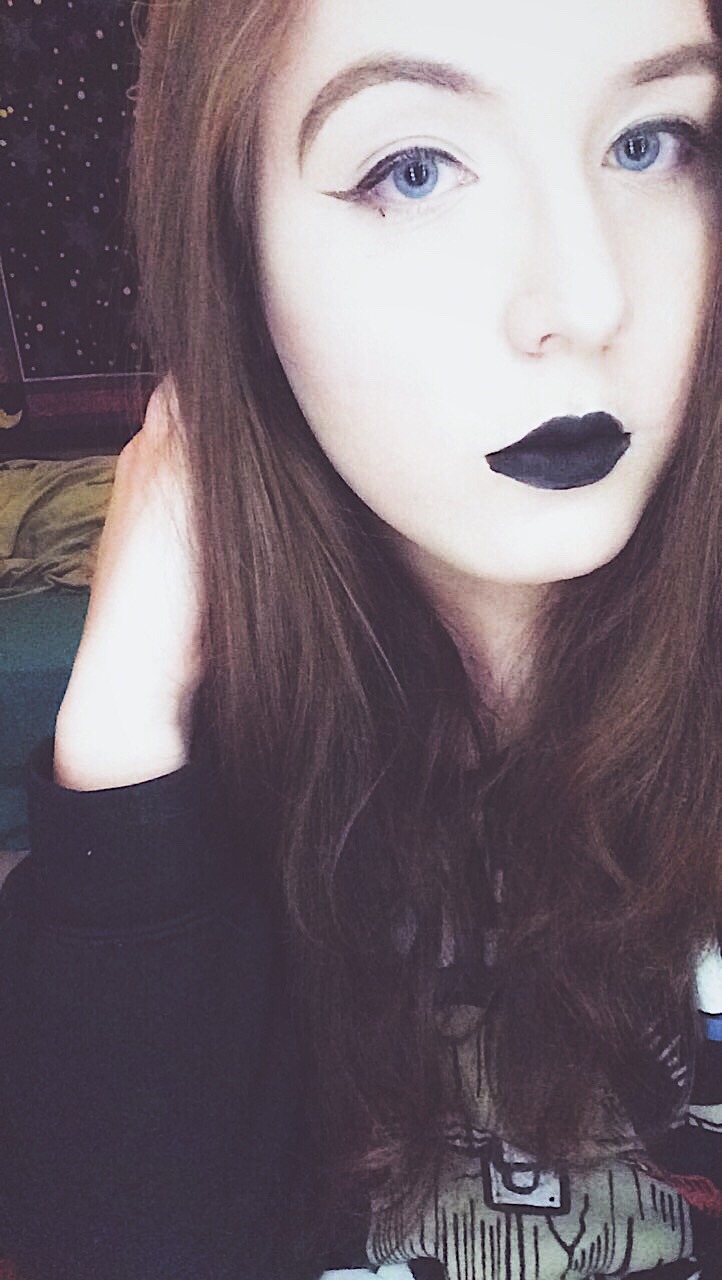 layinginthemoonlight:  I got told I should post more, and I liked my makeup the other