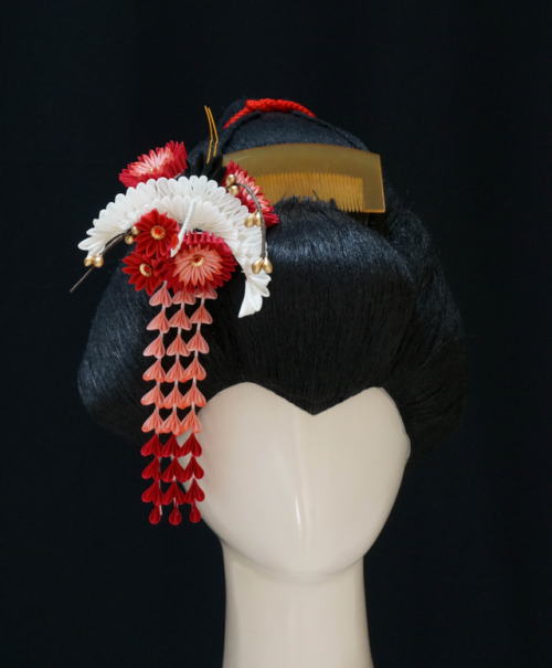 Crane and Chrysanthemum. Tsumami kanzashi crafted from habutae silk. [Sold]