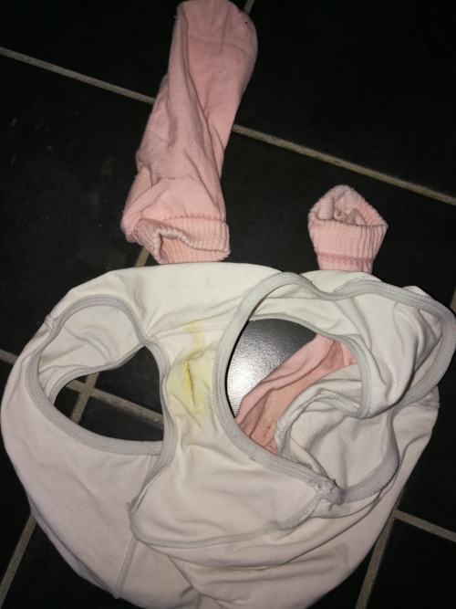 sloggi1970: #milf #milfpanty #stained #soiled dirty panty #dirtypanties #white panty #horny milf #so