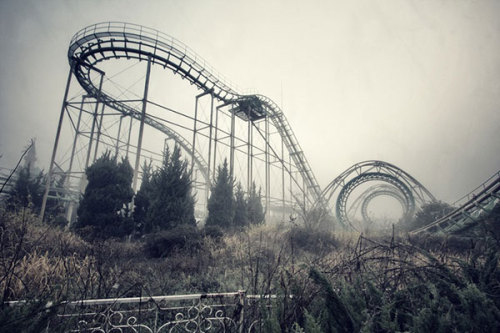 cjwho:  Abandoned Amusement Parks  1. Hubei adult photos