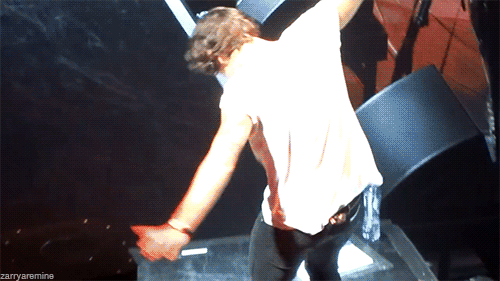 the-boys-who-stole-our-hearts:  fahoohz:  That person was obviously blind.  or just stupid and jealous. 