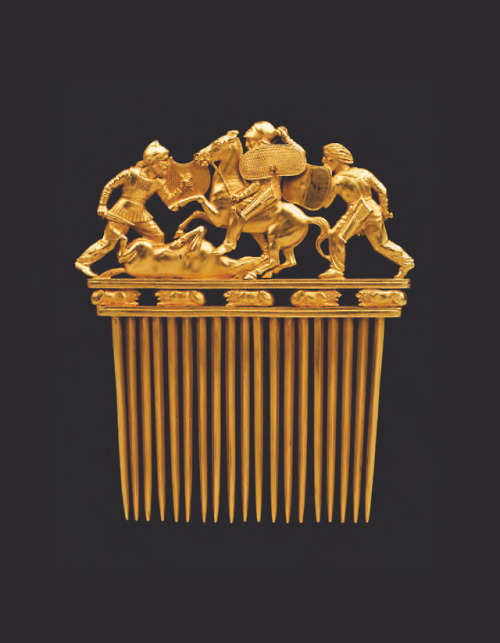 historyarchaeologyartefacts:Scythian golden hair comb, 2500 years old [2400x3200]