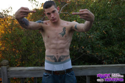 whitetrashfags:  Guys near you are looking to fuck right NOW: http://bit.ly/2gOf4lO