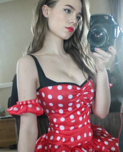 bushb4by:  cute mini mouse costume from Partylush Fancydressthey have sooooo many fancy dress choices check em out xx