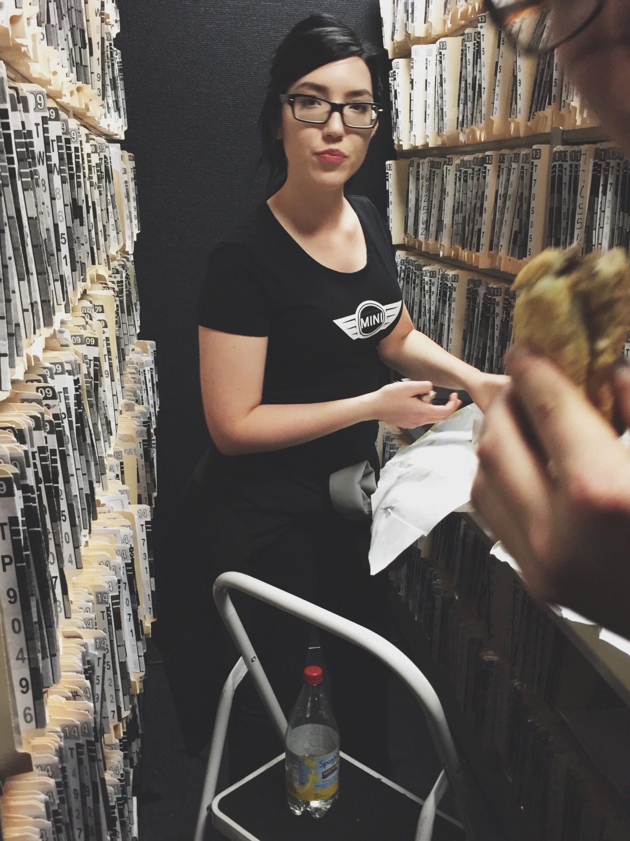 blackhairporcelainskin:  When you arent ready for a picture but you still be tryin