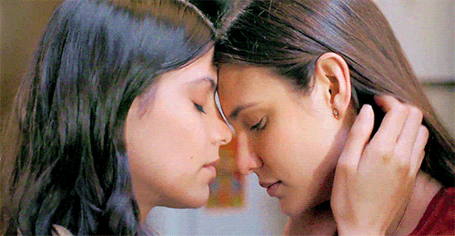 hedawolf:Juliantina + forehead touches